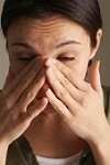 Аллергические реакции: как понять почему у вас першит в горле 